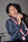 mark_sing3.jpg